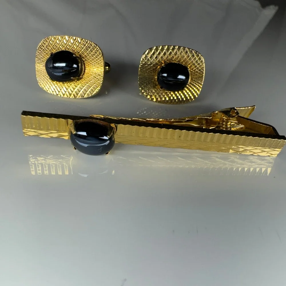 Taiwan Jewelry Gold‎ Tone Black Cufflinks and Tie Clip Set